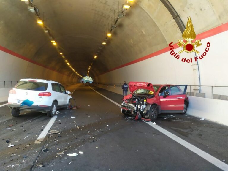 Terribile incidente sulla Catania-Siracusa, automobilista guida ...